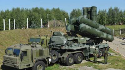 Лукашенко угрожает разместить на границе с Украиной ракетные комплексы С-400