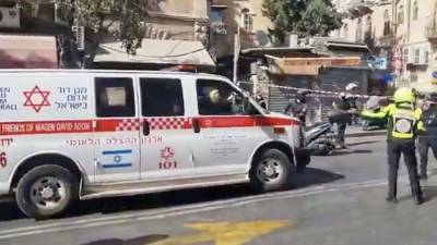 Два человека получили ножевые ранения во время атаки в Иерусалиме