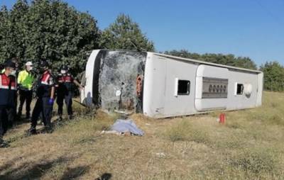 На юго-западе Турции разбился автобус с туристами из России и с Украины, есть жертвы