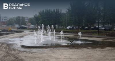 В Челнах на бульваре Юных Ленинцев завершается установка фонтана