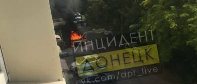 В оккупированном Донецке у больницы горит «скорая»