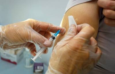 Вакцина от COVID-19 может защитить от гриппа: ложь или правда