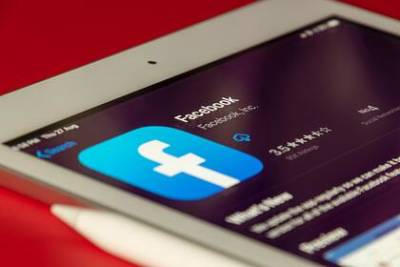 В Facebook нашли свободных от правил соцсети VIP-пользователей