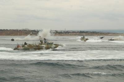 Быстроходные катера ЧФ уничтожили условных диверсантов у берегов Крыма
