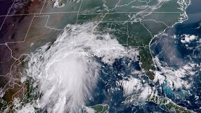 Шторм «Николас» укрепился до урагана, приближаясь к Техасу