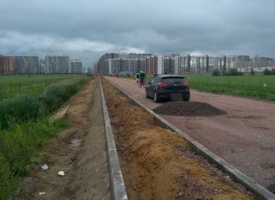 Жители Мурино обеспокоены шириной тротуара вдоль строящейся автомобильной дороги