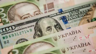 Курс доллара, заложенный в госбюджет-2022, обнародовал Шмыгаль