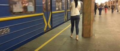 В Киеве неадекват парализовал работу метро