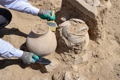 Турецкие археологи обнаружили 45 урартских погребальных урн
