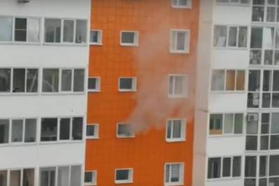 Появилось видео валившего из тверской многоэтажки дыма