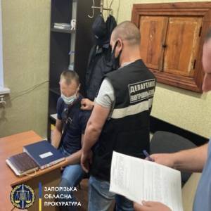 Жителя Запорожской области будут судить за попытку подкупить полицейского