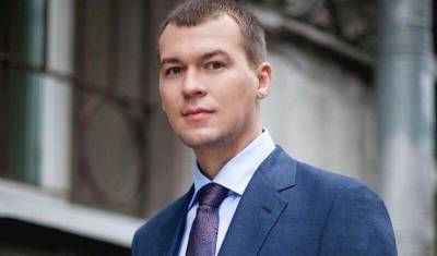 Дегтярев передал ключи от новой спецтехники сотрудникам лесоохраны Хабаровского края