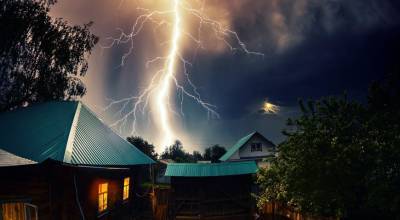 Как защитить свой дом от удара молнии
