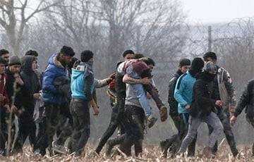 Сотни нелегальных мигрантов продолжают штурмовать границы стран ЕС с территории Беларуси