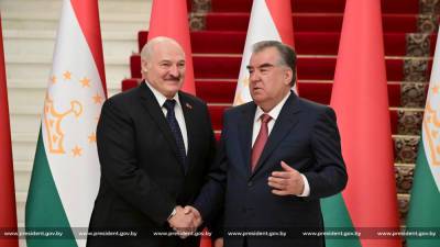 Лукашенко встретился в Душанбе с президентом Таджикистана Эмомали Рахмоном