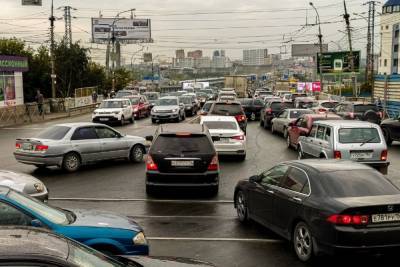 «Я считаю, что это полумера»: автомобилисты Омска высказались об отмене техосмотра для легковых машин
