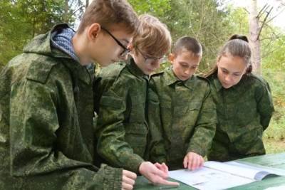 Экологической тропой прошли школьники Серпухова