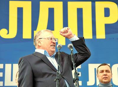 Жириновский, выступая с критикой власти, едва не потерял штаны
