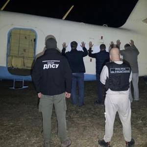 В Молдове задержали украинских контрабандистов на легкомоторном самолете. Фото