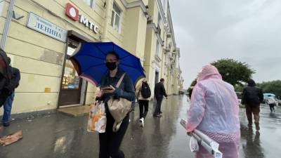 Сильный ливень в Петербурге поднял уровень воды в Неве почти на метр