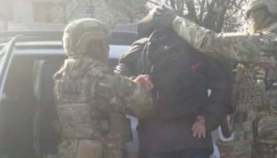На Луганщине боевик из «ЛНР» пытал украинцев