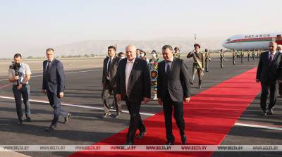 Лукашенко прилетел в Душанбе
