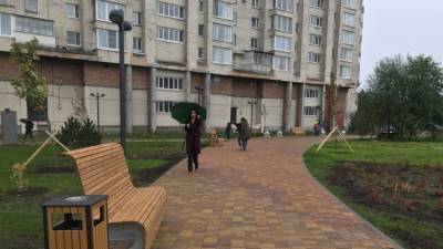 В Петербурге на месте съемок фильма «Осенний марафон» Данелии появился новый сквер