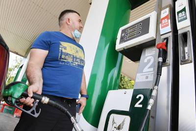 В России вторую неделю подряд снижаются цены на бензин