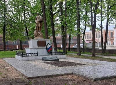 В Смоленской области в 2021-м восстановят 53 воинских захоронения
