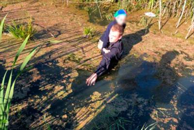 В Курской области полицейский спас из болота потерявшегося мальчика – Учительская газета
