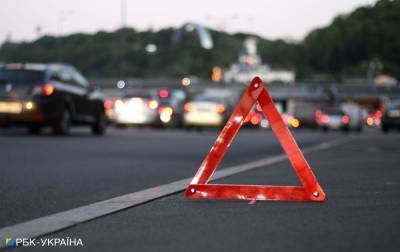 В Киеве на проспекте Победы столкнулись шесть автомобилей