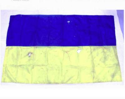 Разоблачение "ихтамнетов": В российском военном музее нашли изрешеченный осколками флаг Украины