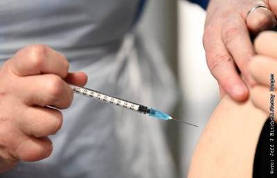 США на саммите по COVID-19 поставят цель вакцинировать 70% населения мира