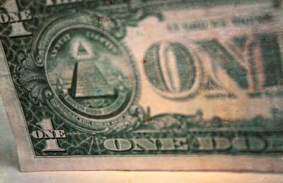 Доллар подорожал на валютном рынке: что происходило с валютой и стоит ли переживать