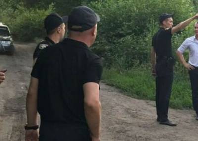 Тело мужчины обнаружили возле АЗС в Одессе, найдена записка: "Мой сын..."