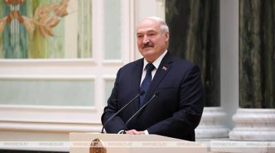 Лукашенко: белорусы достойно прошли через испытание на прочность национального единства