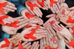 Стало известно, что сколько украинцев умерли от СПИДа за месяц