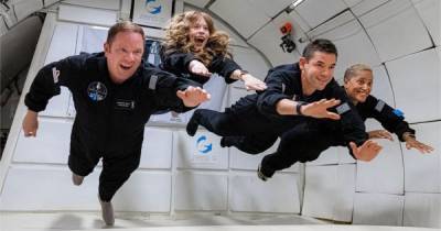 SpaceX впервые в истории отправила в космос полностью гражданский экипаж (фото, видео)