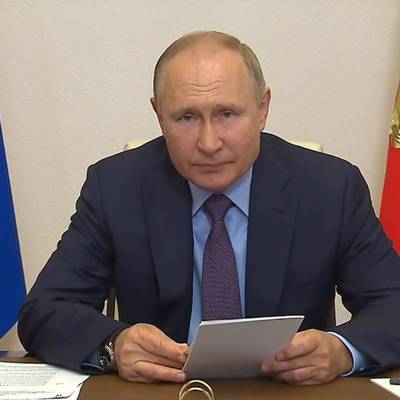 Путин: Стране нужен сильный авторитетный парламент
