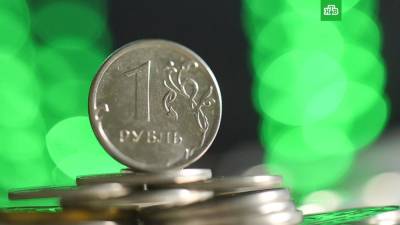 Рубль вошел в список 20 самых популярных валют в мире