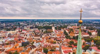 Эстония открывается для российских туристов, вакцинированных «Спутником V»