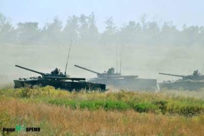Российская армия начала отработку наступательных действий вблизи границы Украины