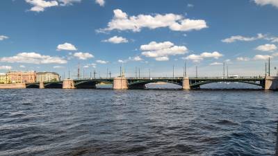 Один из петербургских мостов будут реконструировать больше года