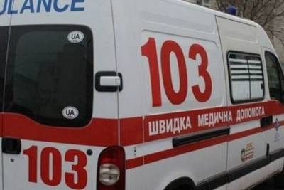 Женщине на голову упал кирпич в центре Львова: у нее закрытая черепно-мозговая травма