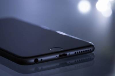 Apple исправила уязвимость, которая позволяла взламывать iPhone