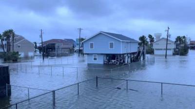 Ураган Николас в США: сотни тысяч людей остались без света