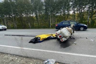 В Миассе мотоциклист столкнулся с двумя машинами и погиб