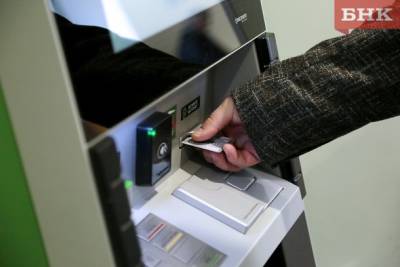 В МВД призвали наказывать за передачу банковских карт третьим лицам