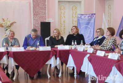 Губернатор Ленобласти встретился с представительницами регионального отделения Союза женщин России