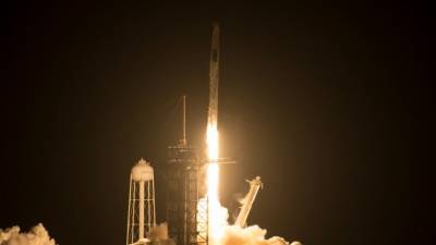 SpaceX отправляет на орбиту Dragon с туристами в рамках миссии Inspiration4